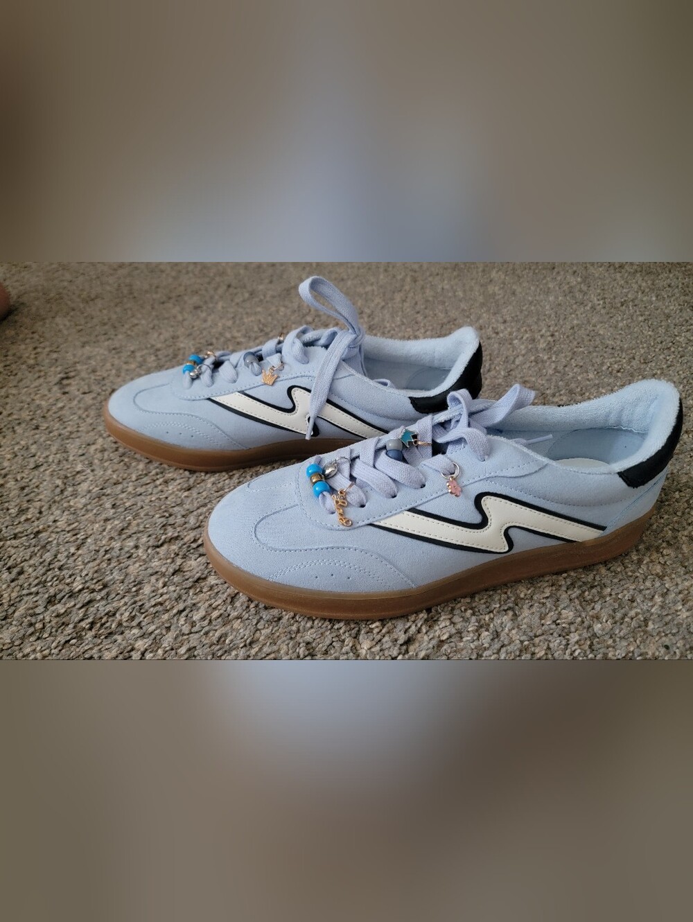 MADEN GIRL athletic Fashion Shoe With Charms. Size 9 Never Worn, No Box.